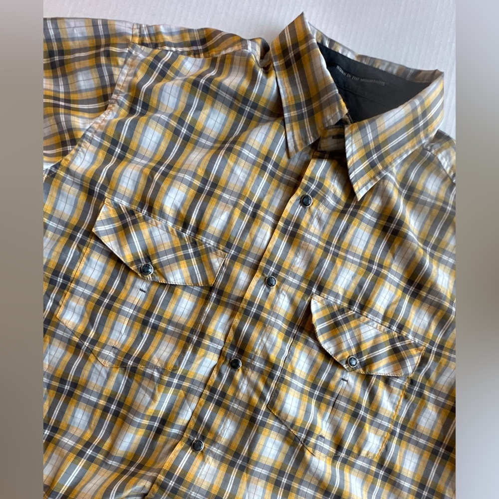 Kuhl Men's M Plaid Short Sleeve Button Up Shirt Pearl Snap Mountain Grown